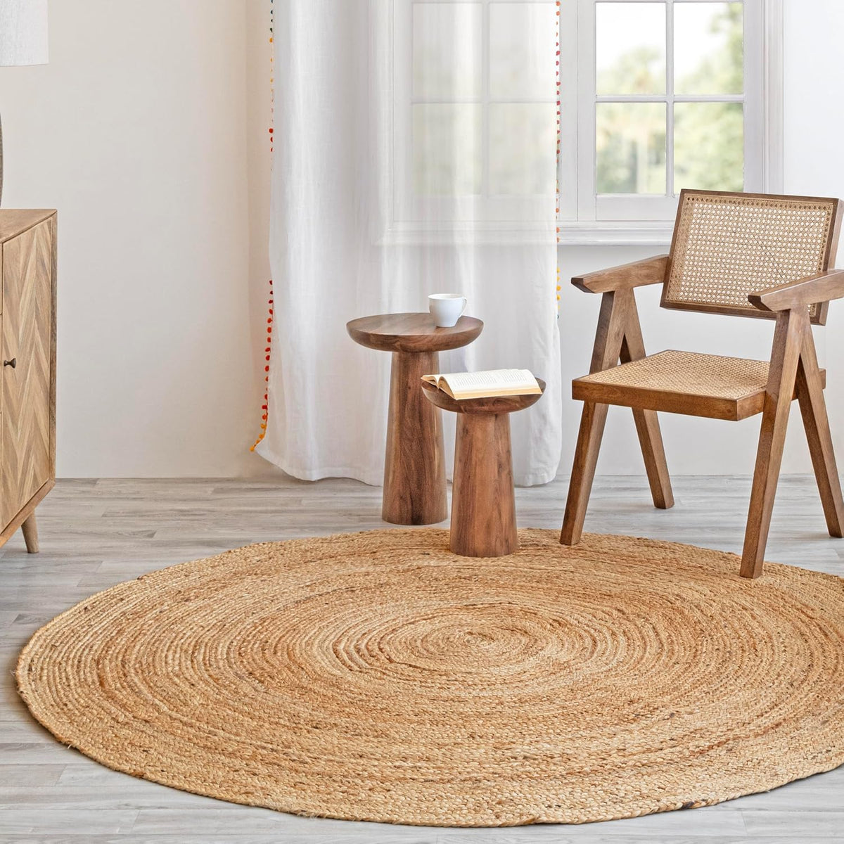 Farmhouse Braided Jute Round Area Rug